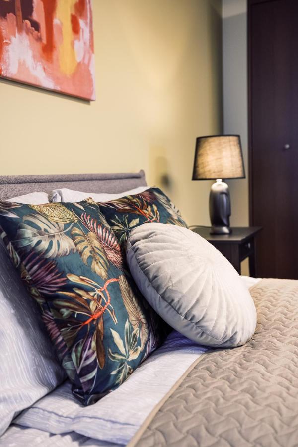 Rothko Apartment/8 Guests/4Bedrooms/Riga Old Town Dış mekan fotoğraf
